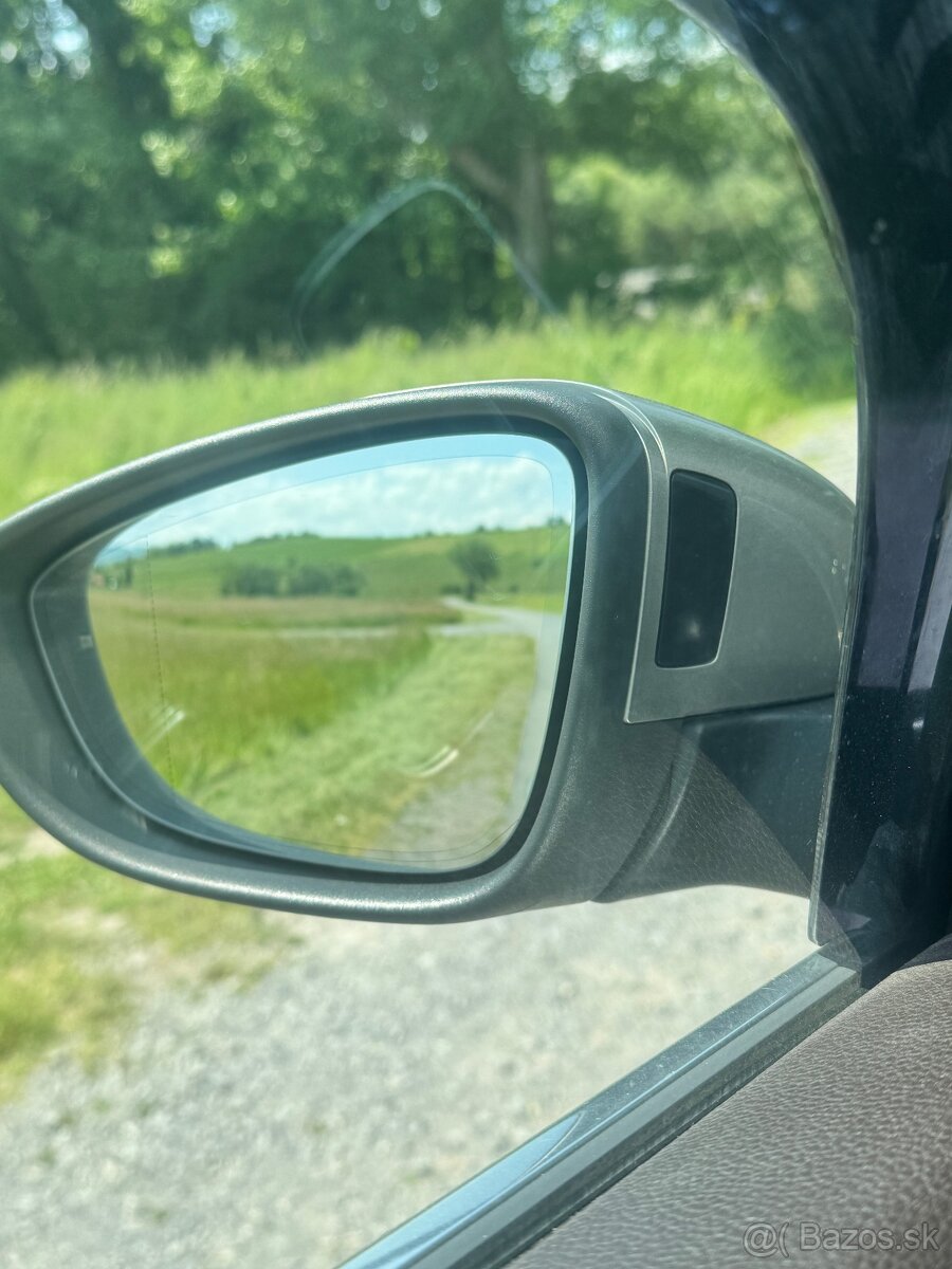 Volkswagen Passat b7 2.0tdi 130kw Bohatá výbava - 13