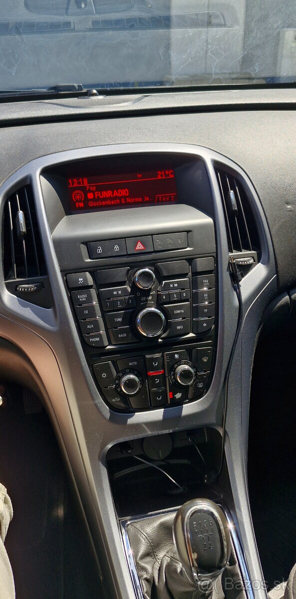 Opel Astra J 1.4 74kw - 13