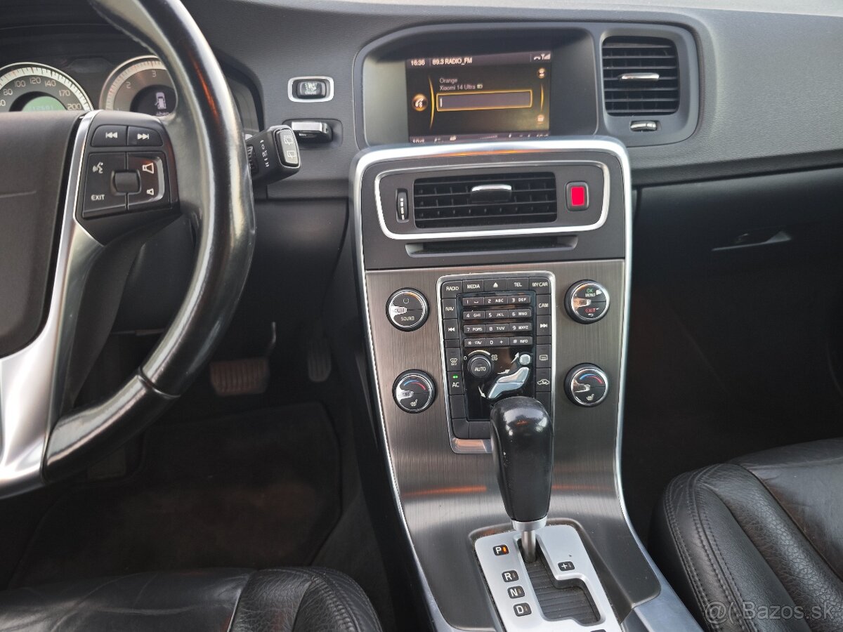 Volvo V60 D5 Summum 2012 - 13