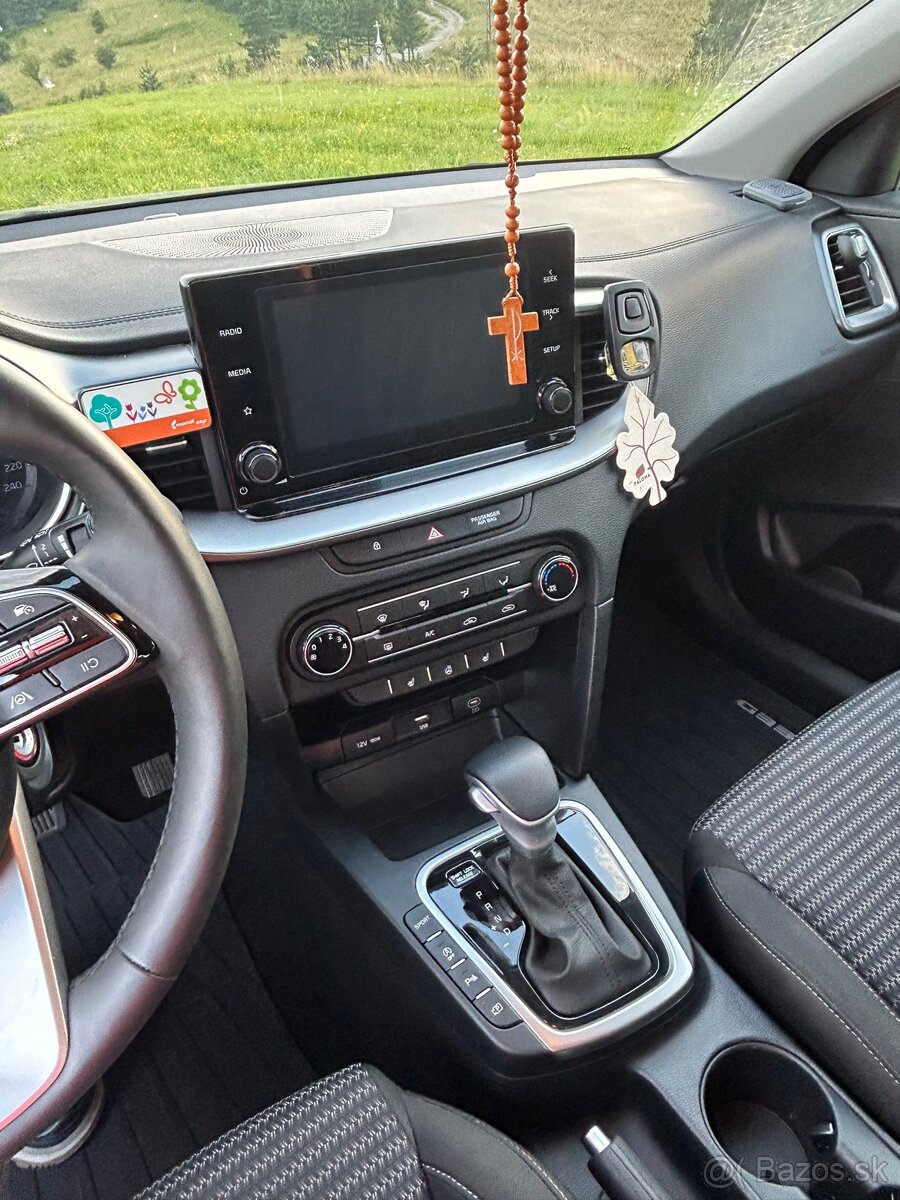 KIA XCEED - 13