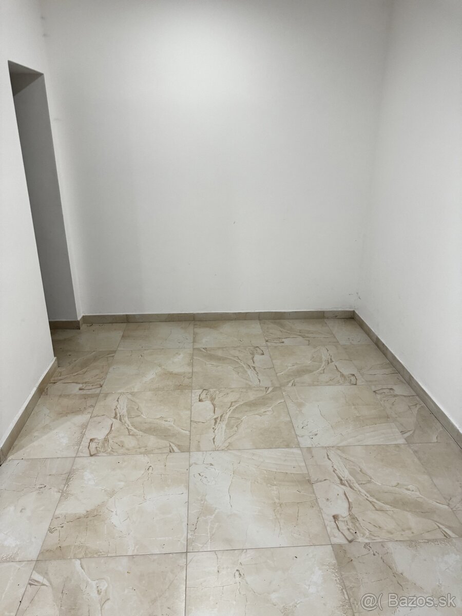 Obchodné priestory, výrobné haly - 13