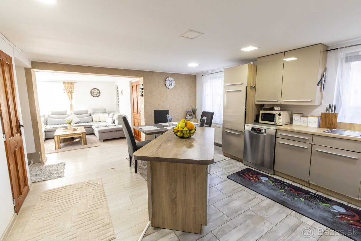 Na PREDAJ 5i RD v obci Milhosť - 13