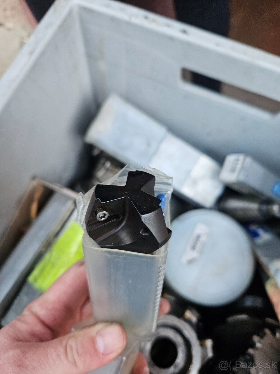 Predám výbavu na CNC frézy - 13