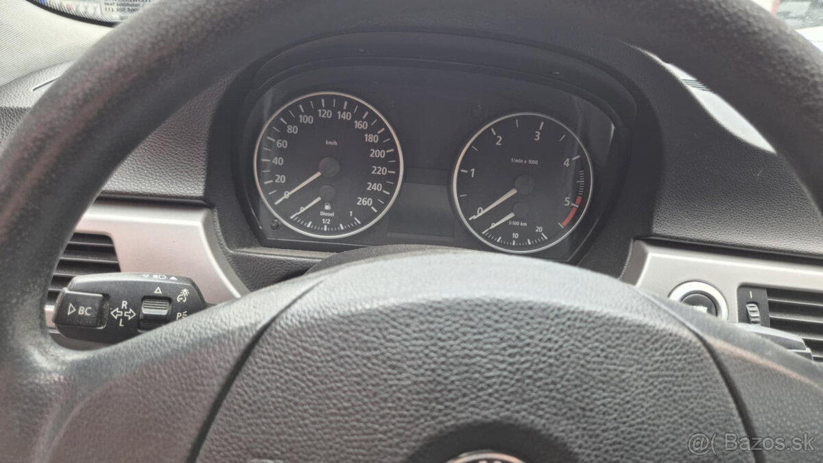 BMW 1 E87 318D 2,0D 90kw - 13