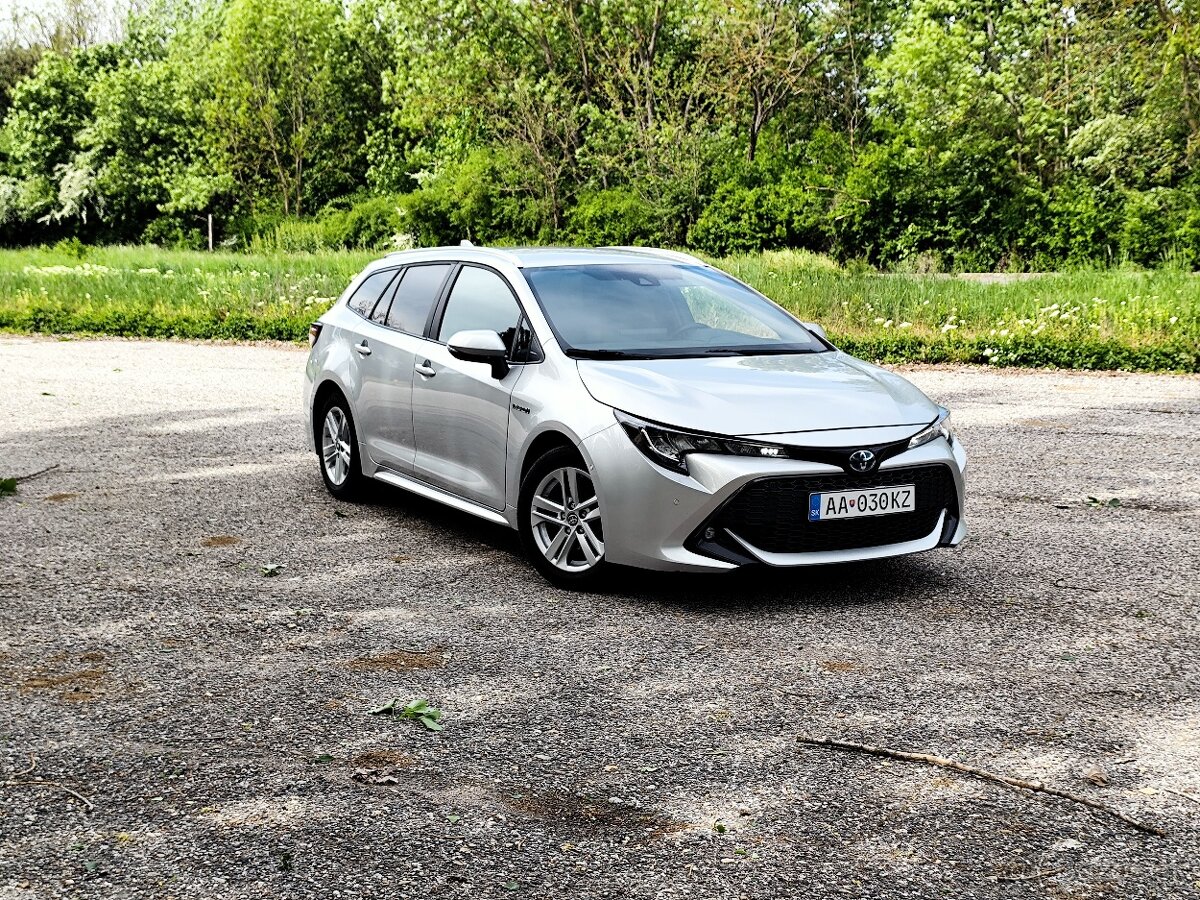 Toyota Corolla combi 1,8TS hybrid - 13