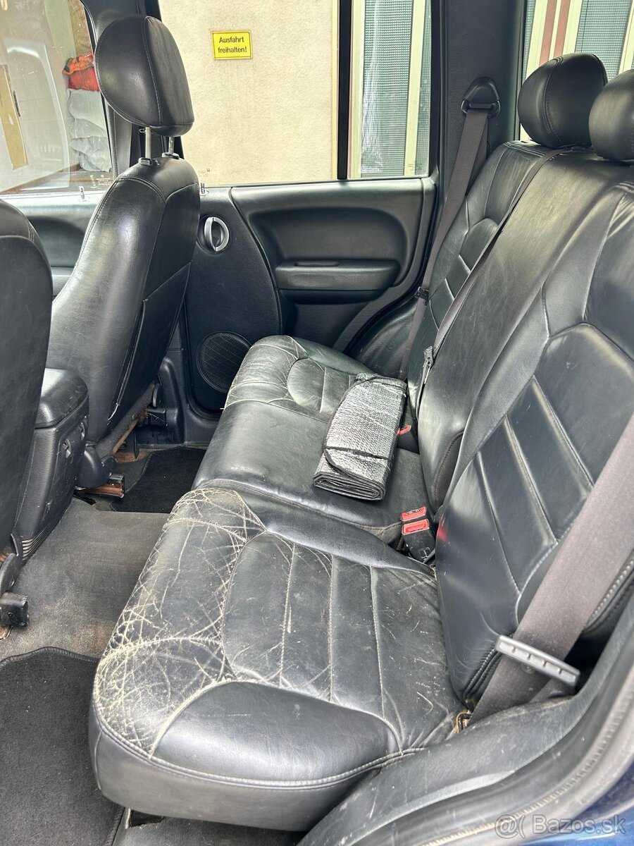 Jeep CHEROKE - 13