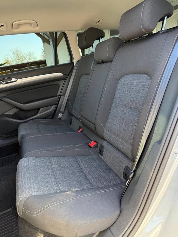 Volkswagen Passat Variant 2.0 TDI Elegance DSG - 13