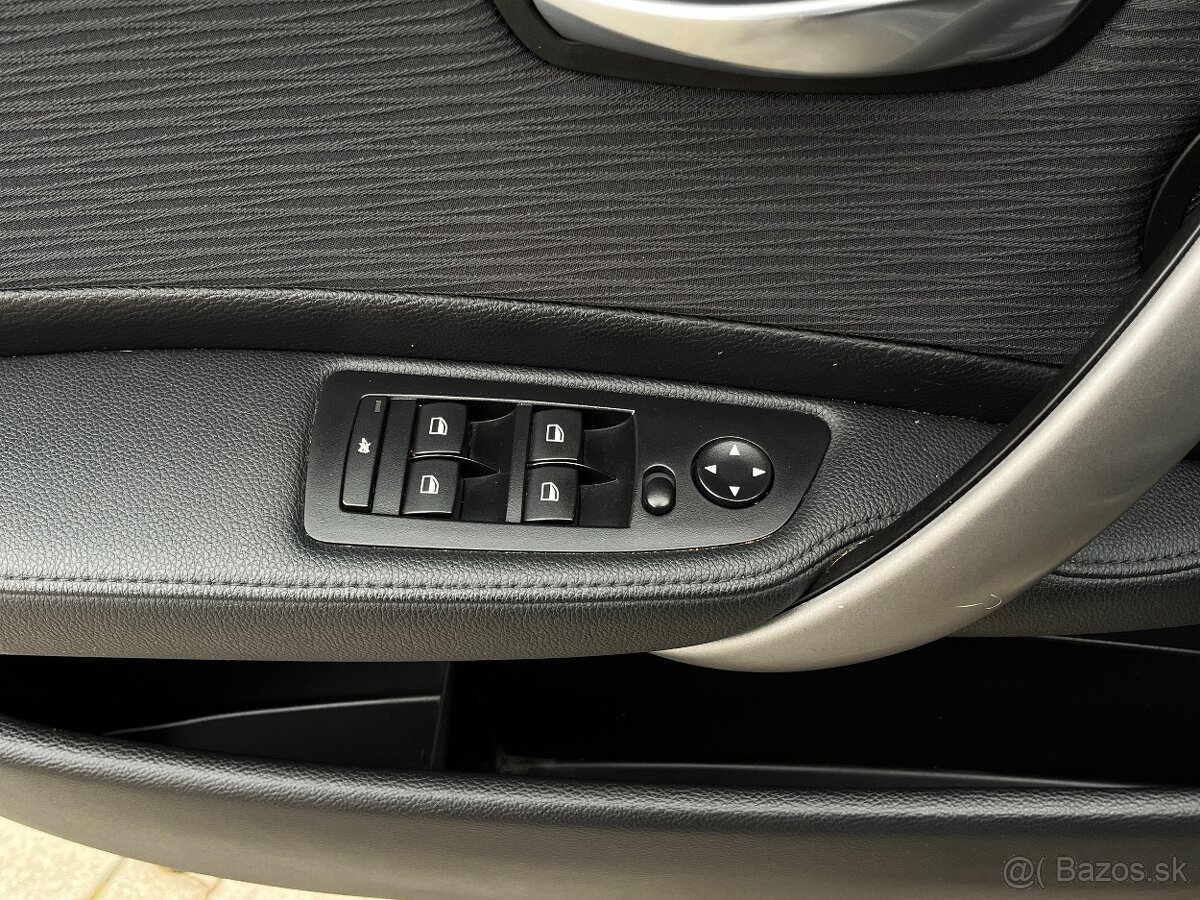 BMW 1 2011 2.0D - 13