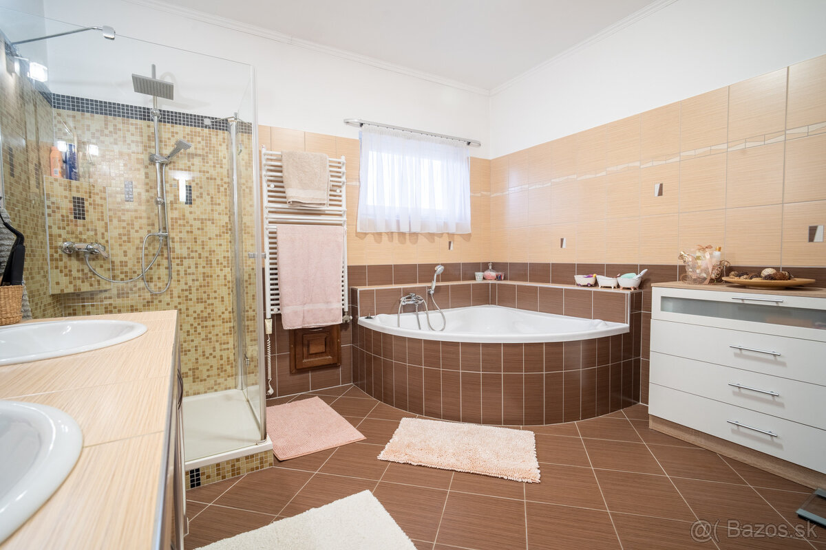 Na predaj rodinná vila v maďarskej obci Gyenesdiás - 13