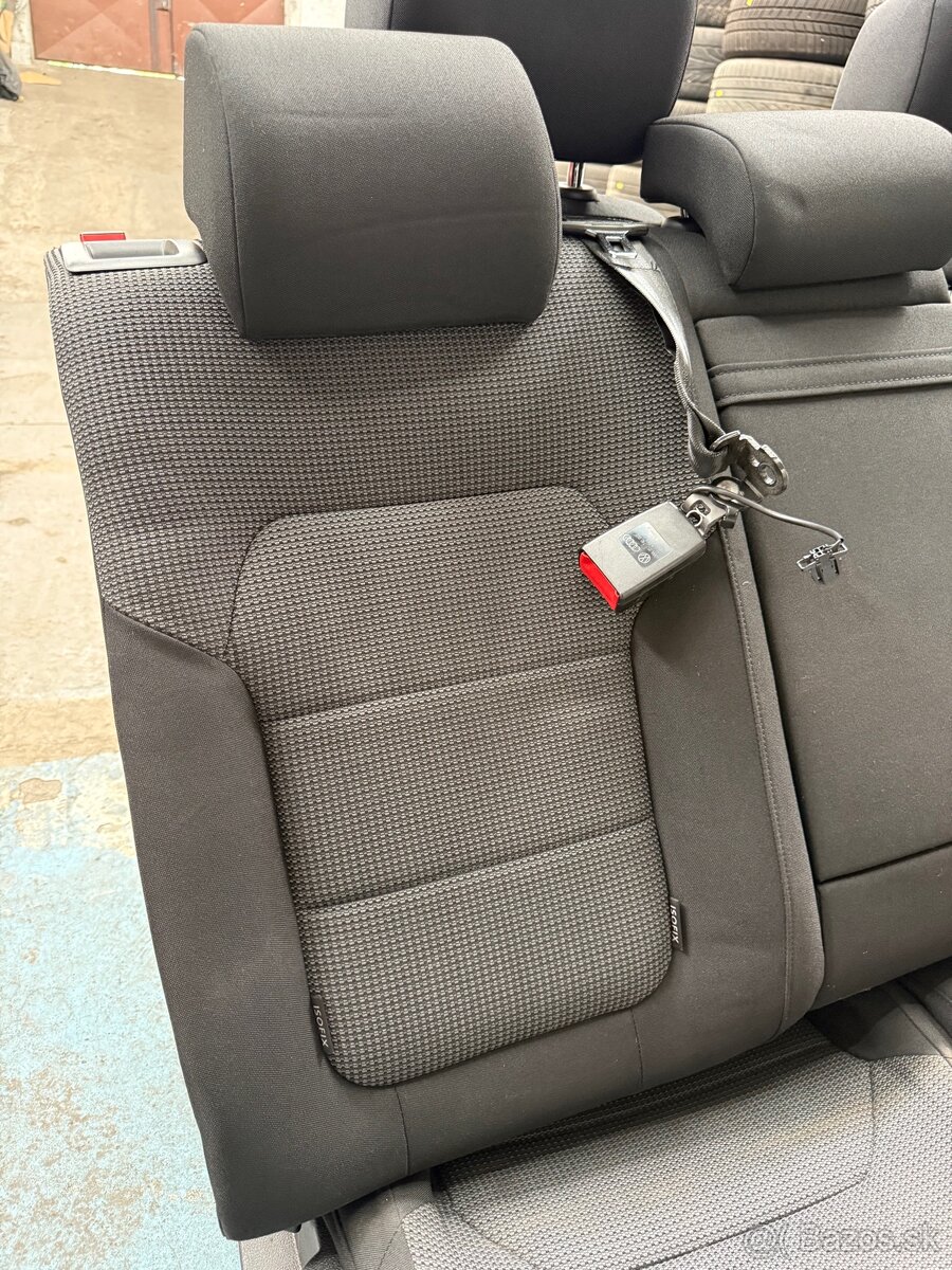 Sedadla Volkswagen Passat B7 - 13