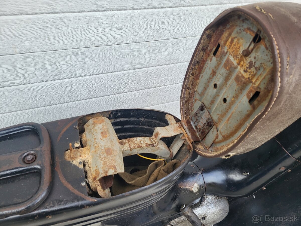 Jawa pionier typ 555 original čierna r.v 1962 - 13