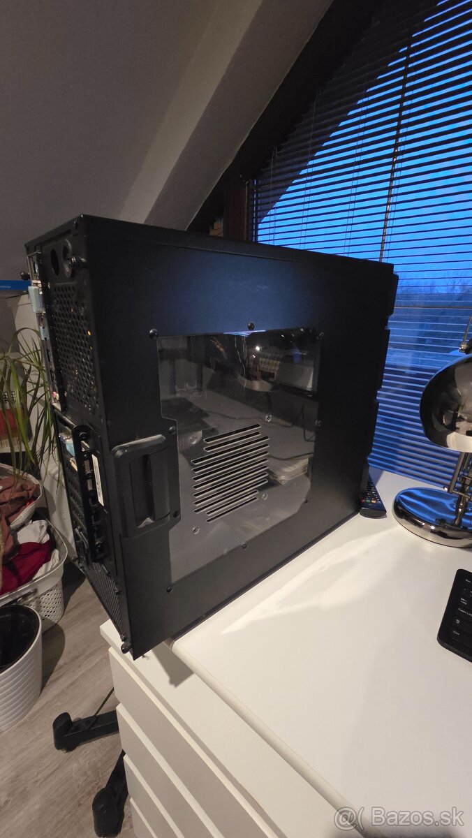 PC zostava + písací stolík a kreslo - 13