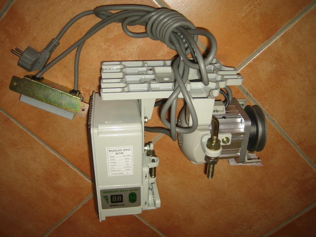 Predám Servo motor na 230 V/550W - 13