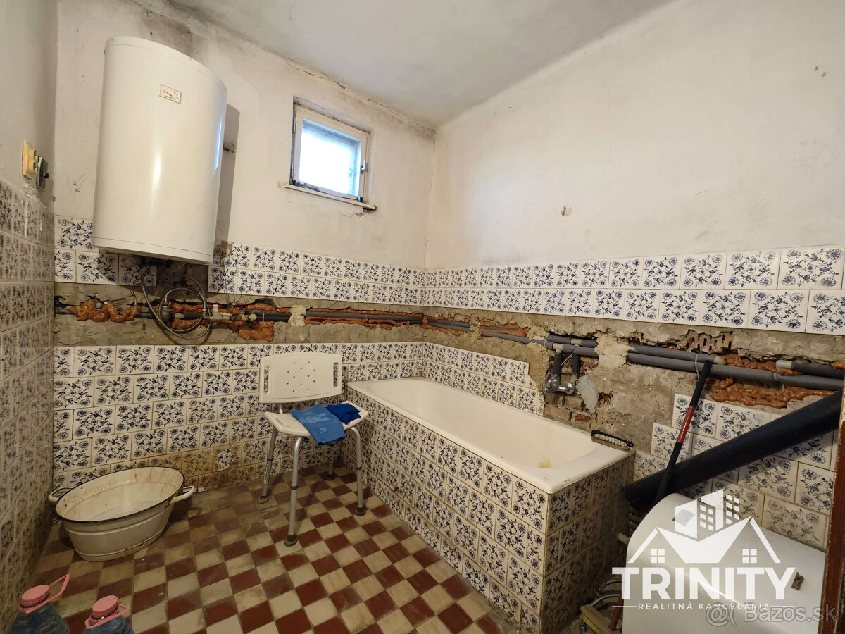 Na predaj poschodový 5-izbový rodinný dom v obci Pribeta - 13