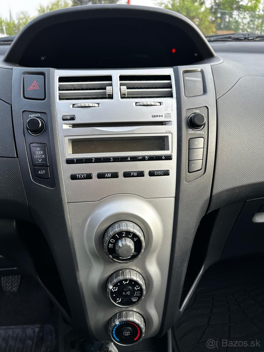 Toyota Yaris - 13