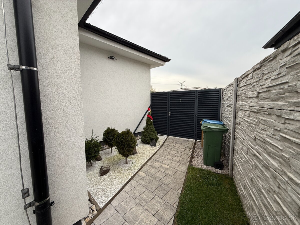 Moderná 3. izbová novostavba rodinného domu v Kostolišti - 13