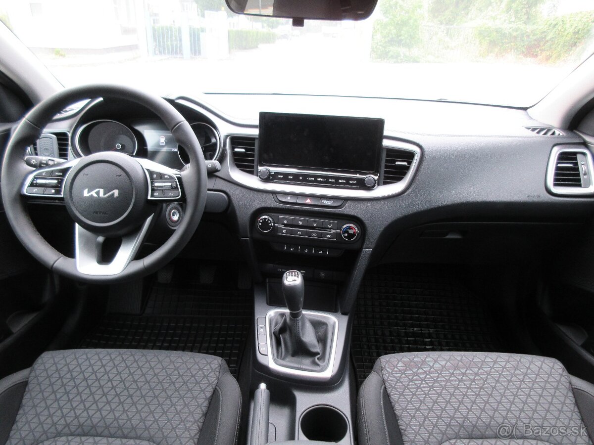 Kia Ceed 1.5 T-GDi odp. DPH 2586km - 13