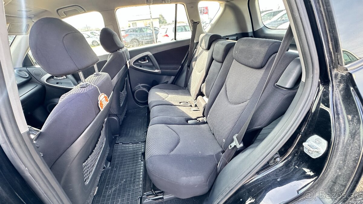 Toyota RAV4 2.2 D-4D 135 Sol - 13