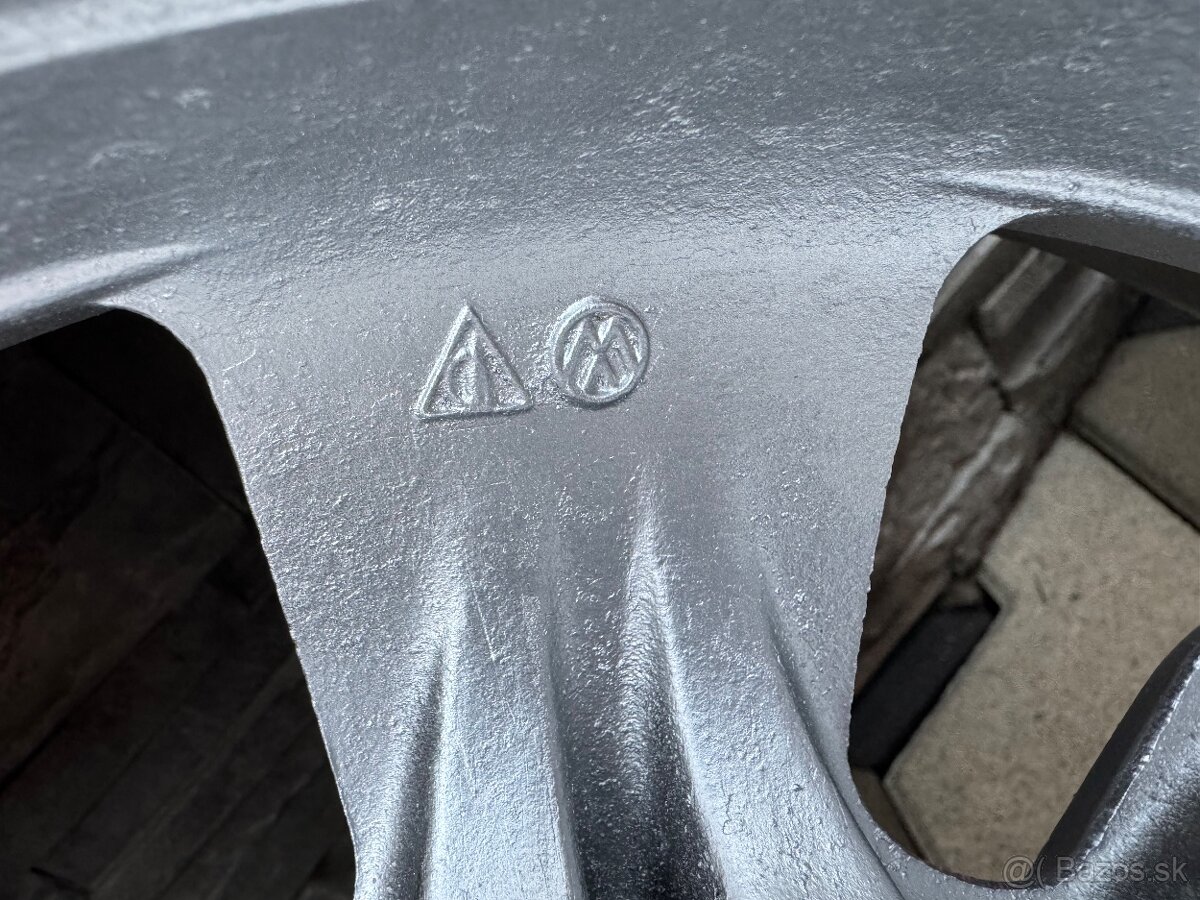 Originálne Kollesa Porsche 924 R14 6Jx14 H2 185/70 R14 88H - 13