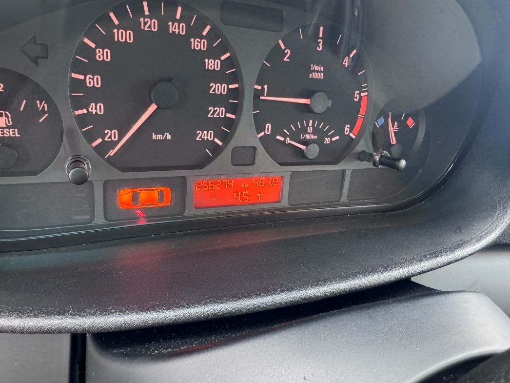 BMW 318d Touring 116ps r.v.2004 - 13