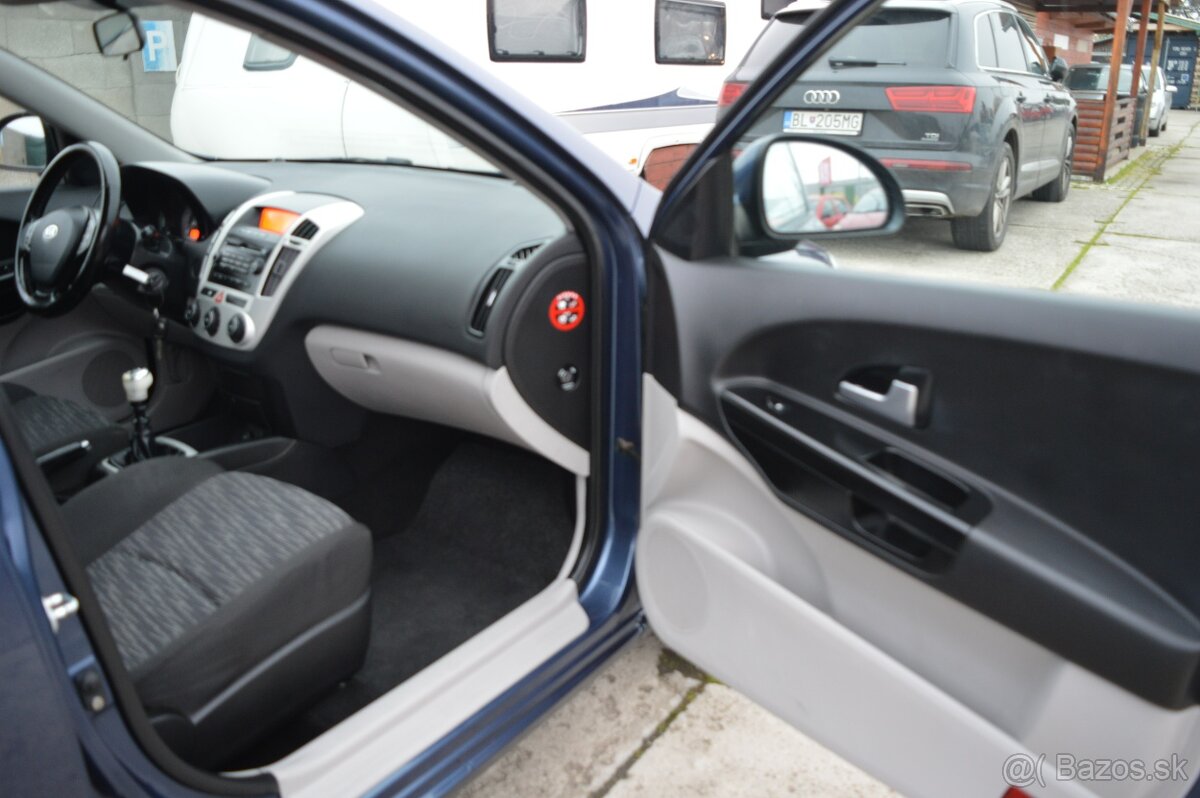Kia Ceed 1,6CRDi 85kW EX Slovenské STK 6/2027 klíma - 13
