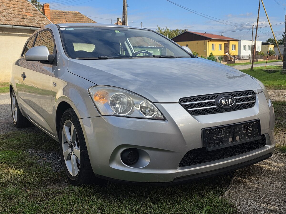 Kia ProCeed 1.4i / mod. 2009 / 130 tisíc KM - 13