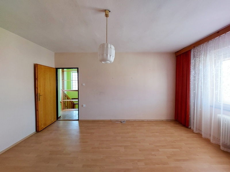 Dom v širšom centre Skalice - 13