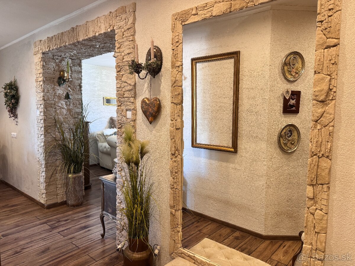 NA PREDAJ: 2-izbový byt v Handlovej, Mierové námestie - 13