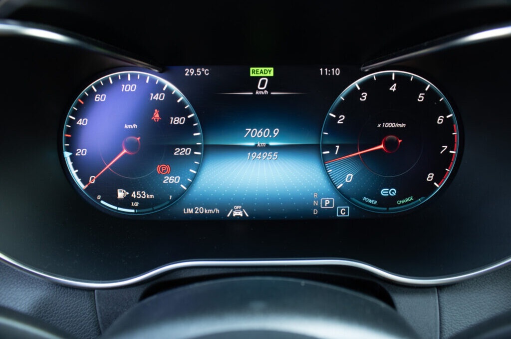 Mercedes-Benz C 200 Combi z roku 2020 - 13