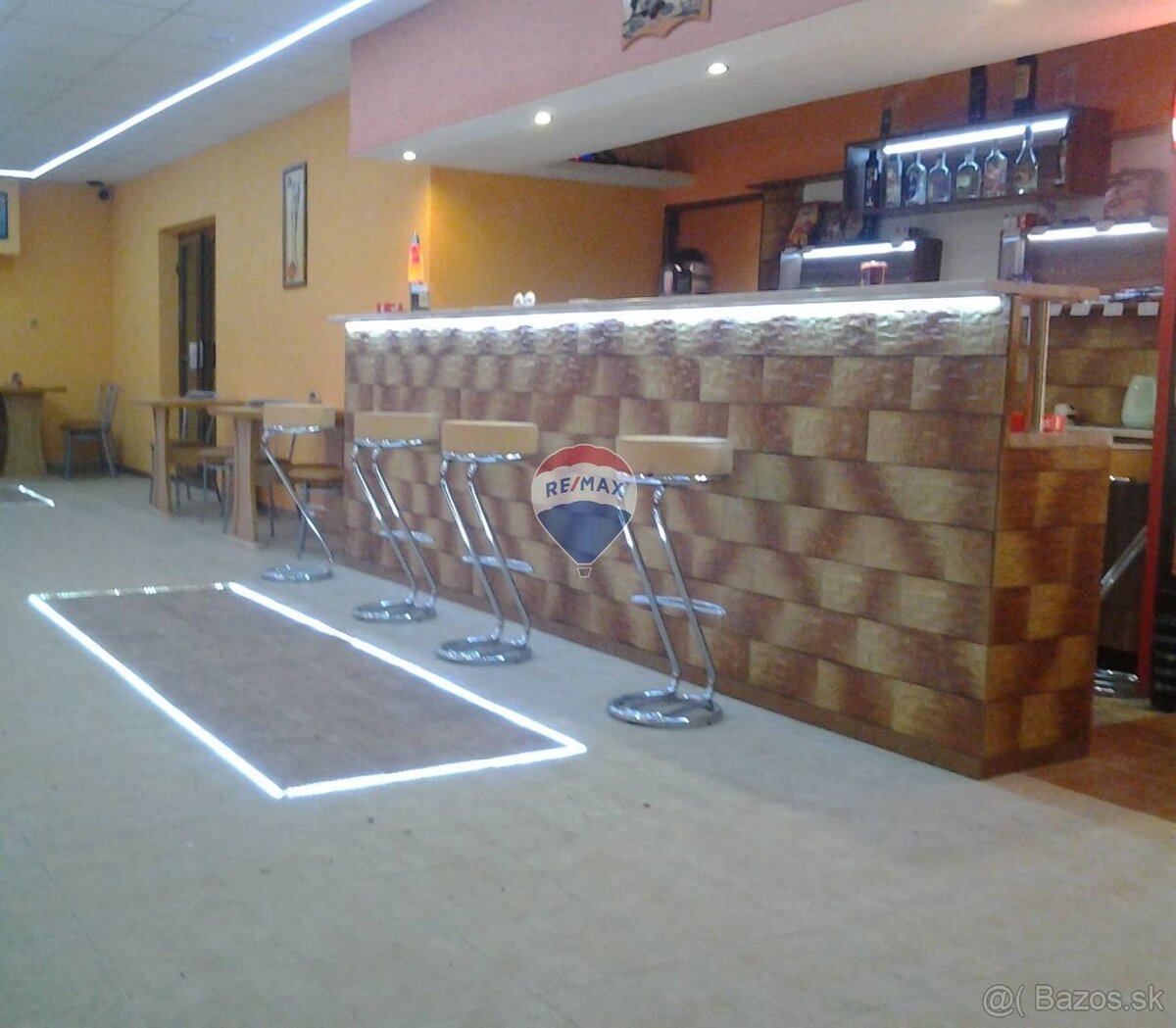 Zrekonštruovaná 2 podlažná obchodná budova, 1200m2, Dlhé nad - 13