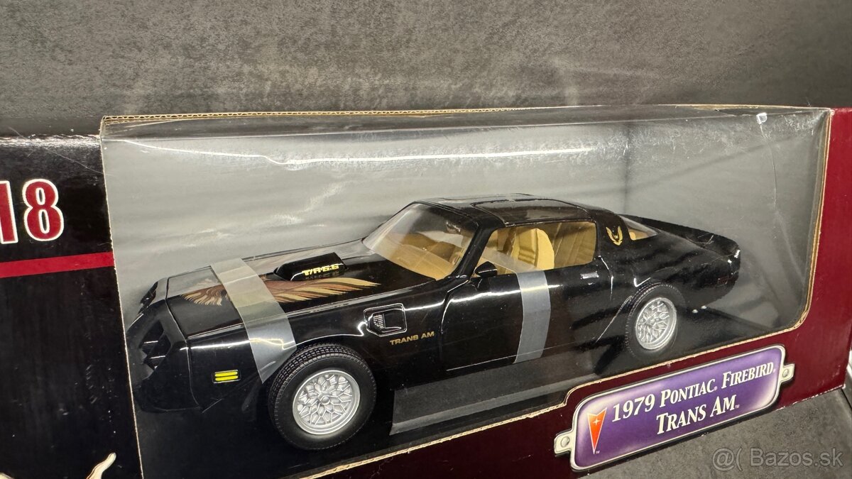 Pontiac Firebird Trans AM 1:18 - 13
