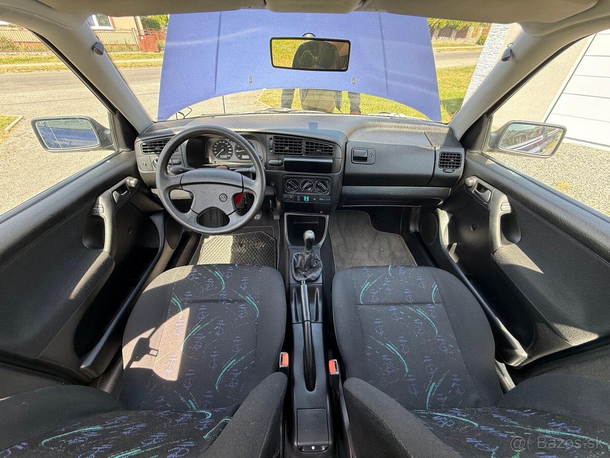 Volkswagen Golf 1.6 Pink Floyd Edition - 13