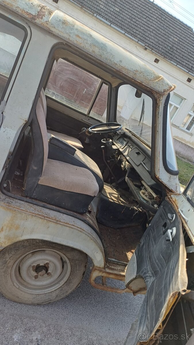 Škoda 1203 zo šiltom - 13