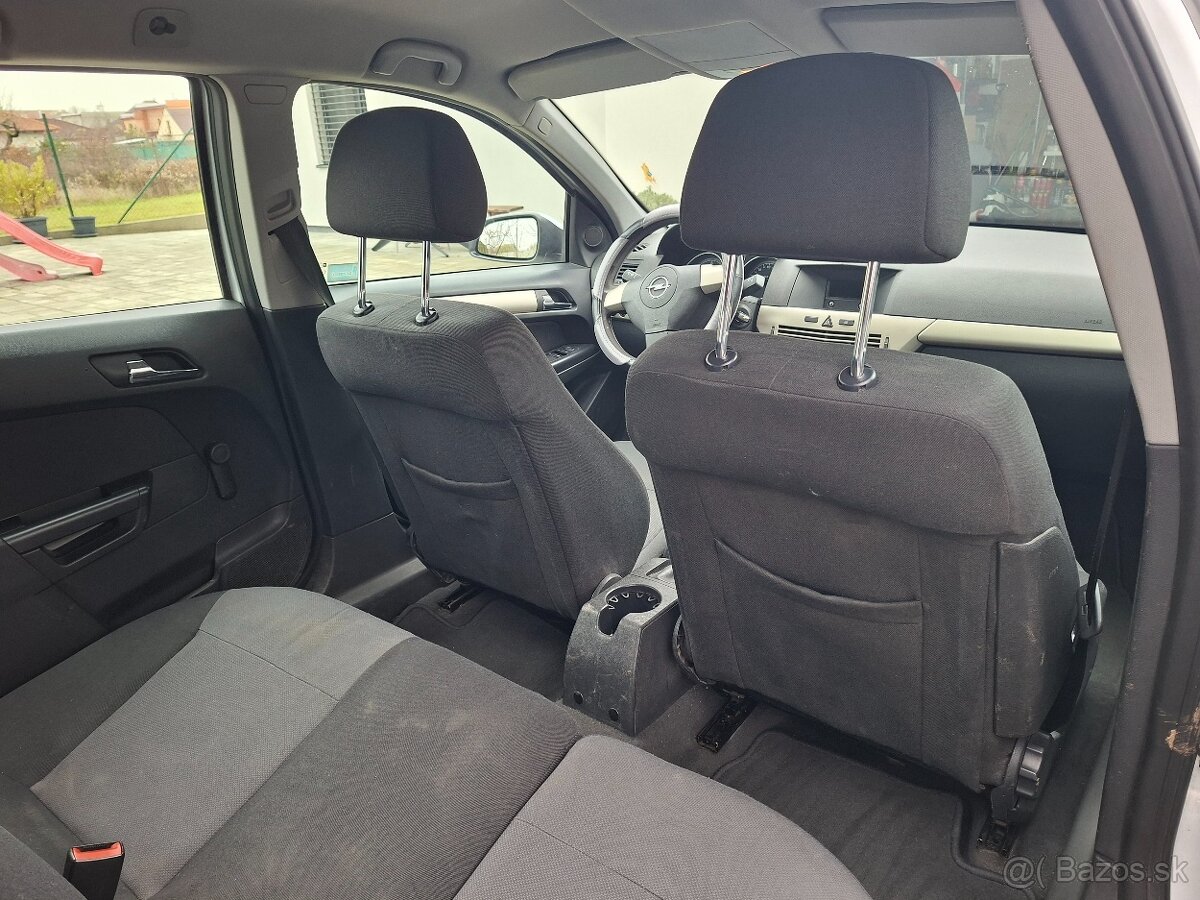 Predám Opel Astra Caravan - 13