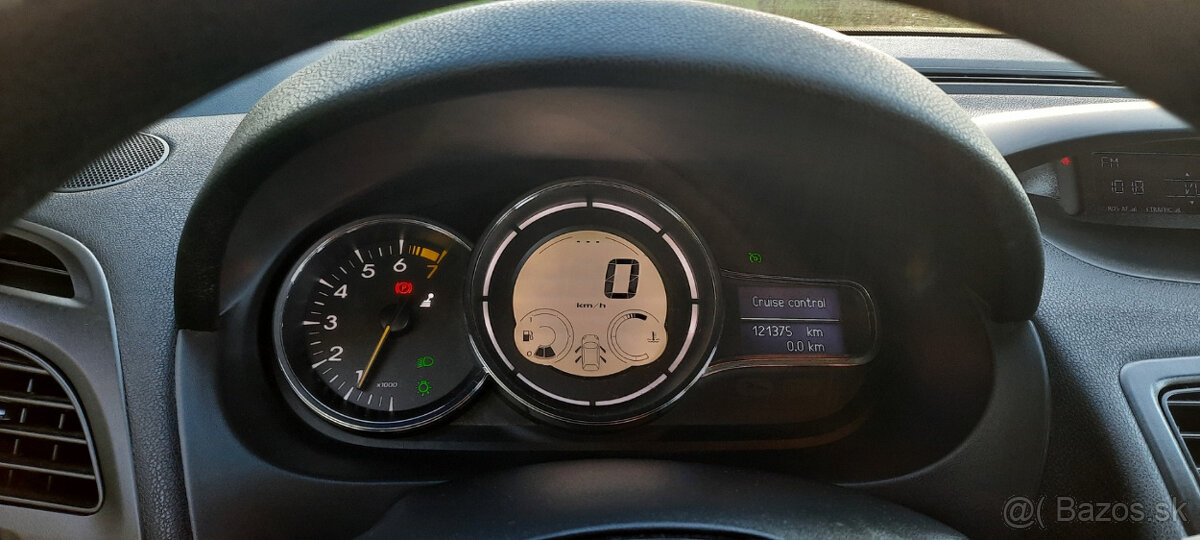 Predám Renault Fluence 1,6 benzín, ročník 2011 - 13