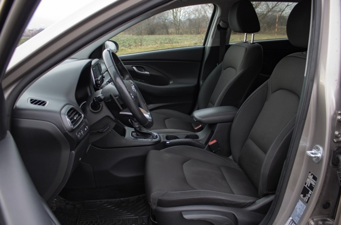 Hyundai i30 1.6 CRDi automat - 13