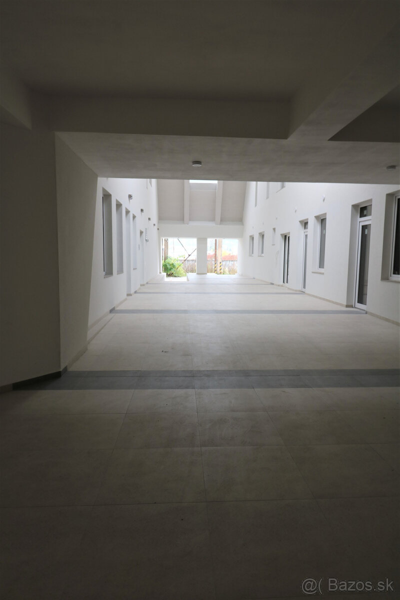 Prenájom priestoru 60 m2 na rôzne účely Bytčická ulica - 13