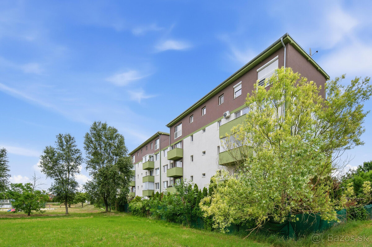 NA PREDAJ Veľký 2-izbový byt s parkovacím státím v Hrubej B – foto 8