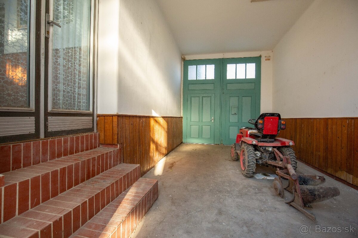 Väčší 5-izbový RD v obci ŠENKVICE, pozemok 824 m2 - 13