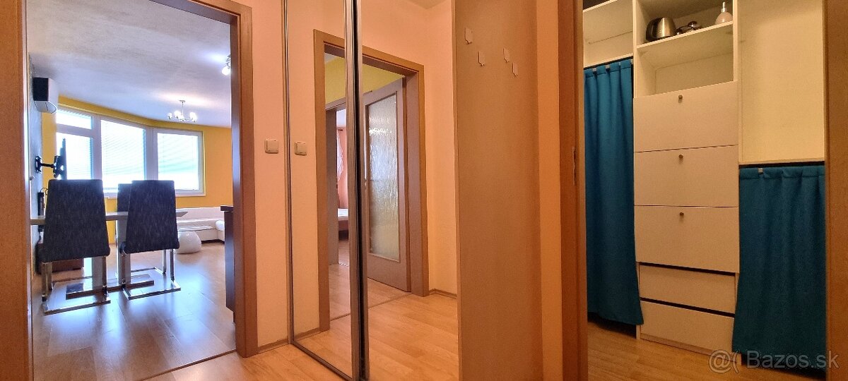 KLIMATIZOVANÝ, ČERSTVO VYMAĽOVANÝ 2i. BYT 55m2 S PARKINGOM - 13