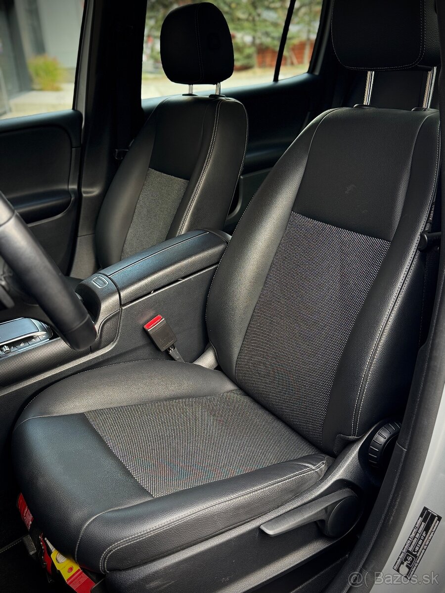 MERCEDES-BENZ GLB 180D - 13