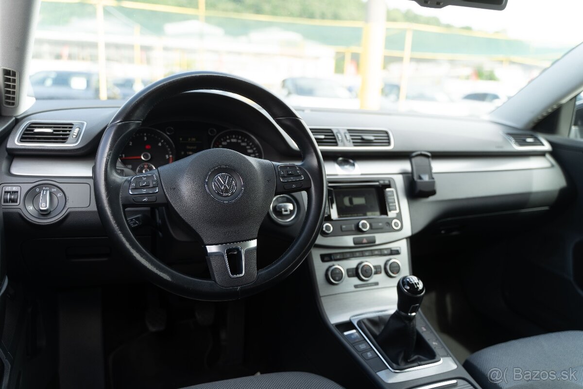 VW Passat B7 Variant 2.0 TDI BMT Highline -NOVÉ STK- - 13