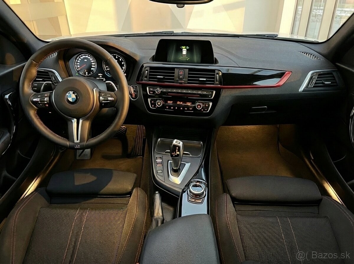 BMW rad 1 118i 2018 Sport line Shadow AT - 13