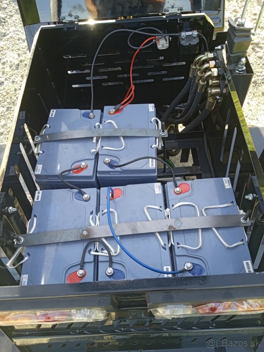 Elektrický mininakladač 4x4 NOVÝ - 13