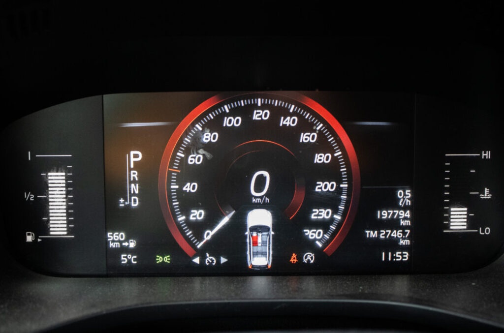 Volvo XC60 D4 Momentum, 140kW (2019) - 13