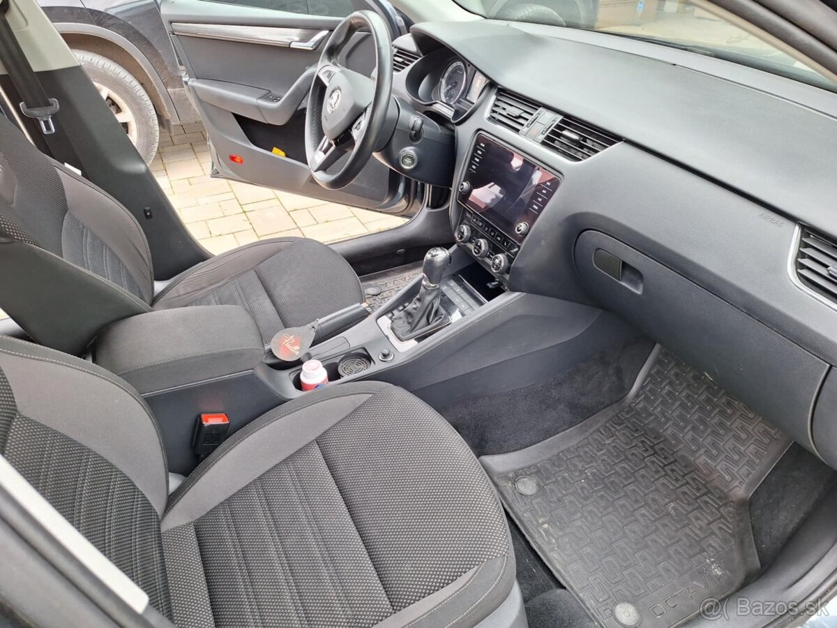 Škoda Octavia Combi SCOUT 2.0 TDI DSG 4x4 2017 - 13