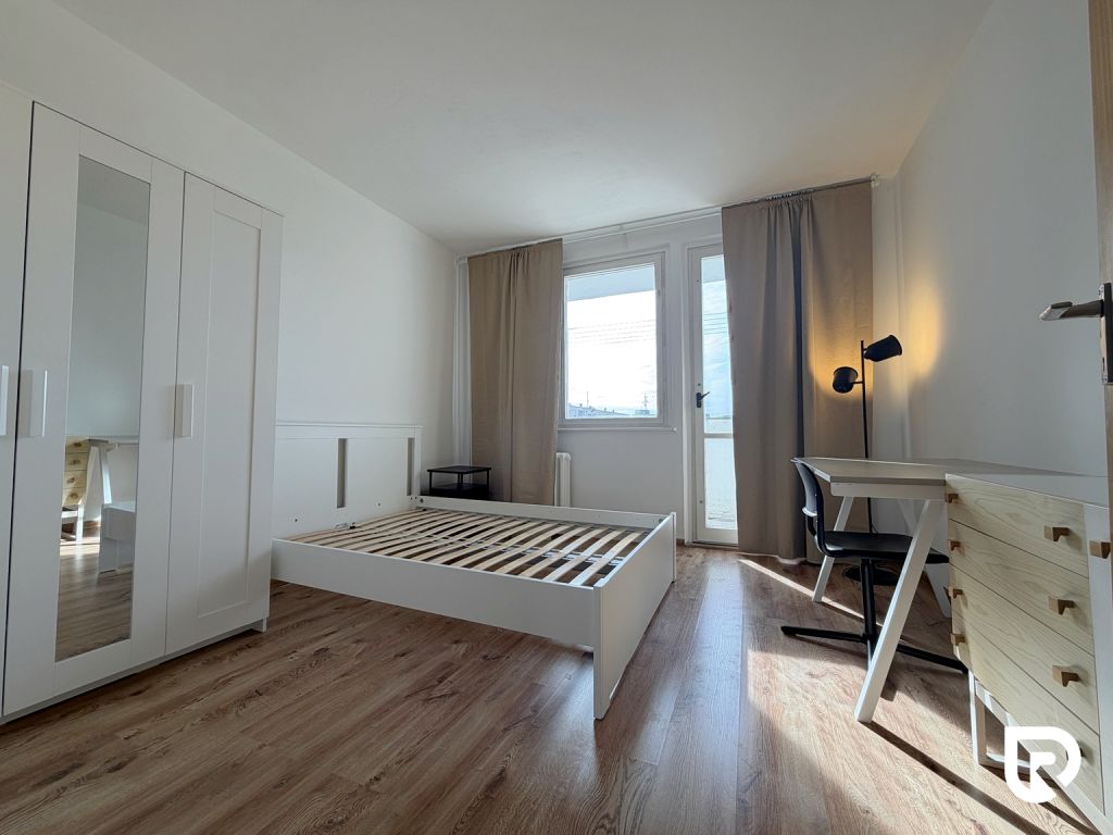 Priestranný 4‑izbový byt s balkónom v Dúbravke – foto 8