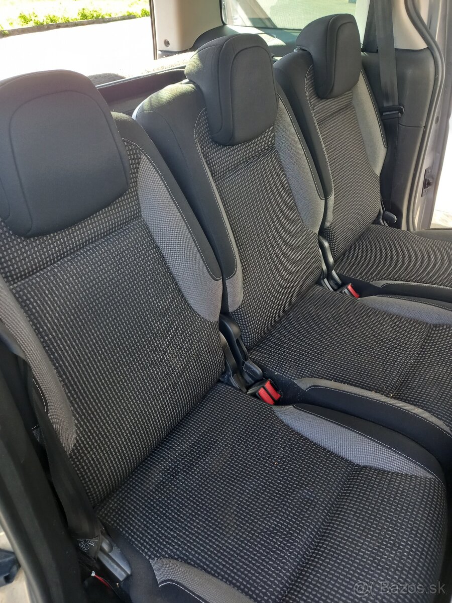 Peugeot Partner Tepee - 13