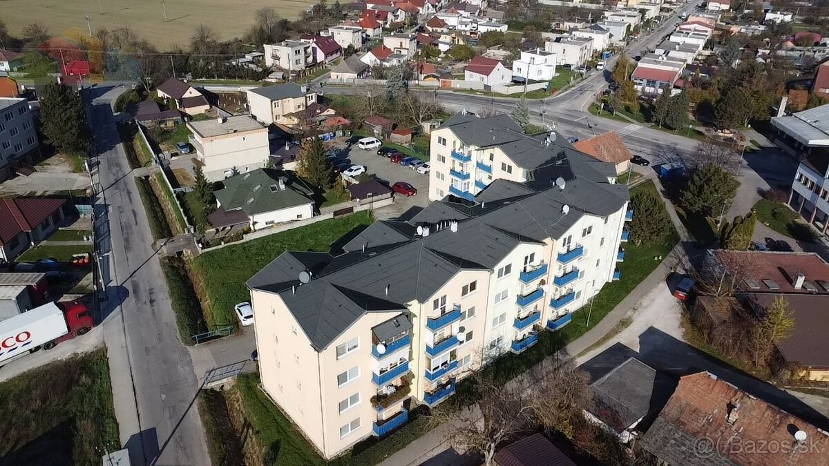 Priestranný 3-izbový byt (72 m² + balkón) Sokolovce – výhodn - 13