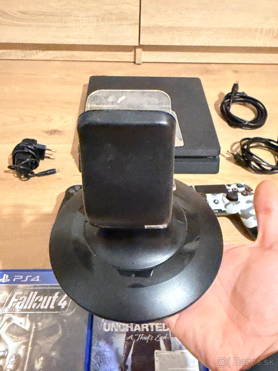 Sony PlayStation 4 Slim 1TB + ovládače a hry - 13